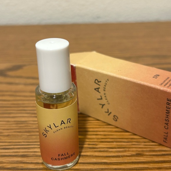 Skylar Fall Cashmere Eau de Parfum - - Picture 5 of 6